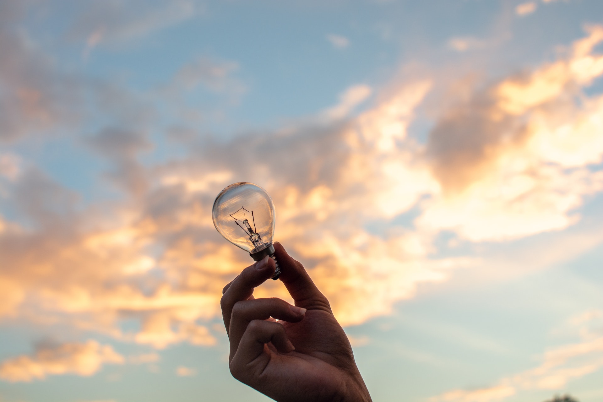 With the rise of technology and artificial intelligence, here are the future trends and innovations in flat fee recruitment.